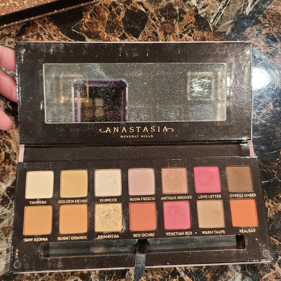 Makeup - Picture 6 of 8